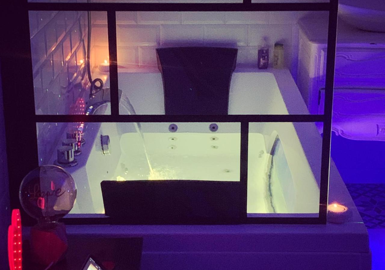 Amour Azur Appartement Pour 2 Avec Jacuzzi Et Terrasse A 2 Minutes De La Mer Vallauris Exterior photo