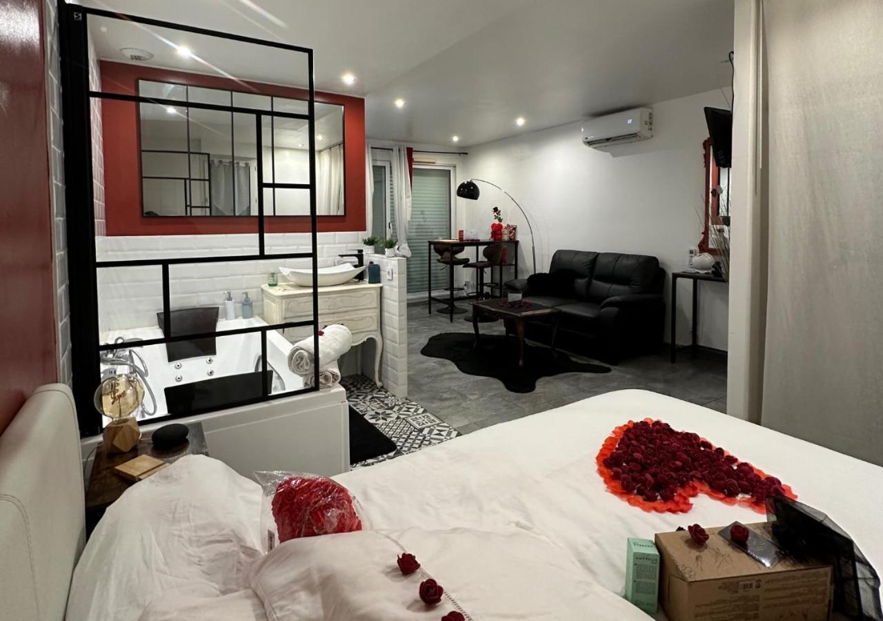 Amour Azur Appartement Pour 2 Avec Jacuzzi Et Terrasse A 2 Minutes De La Mer Vallauris Exterior photo
