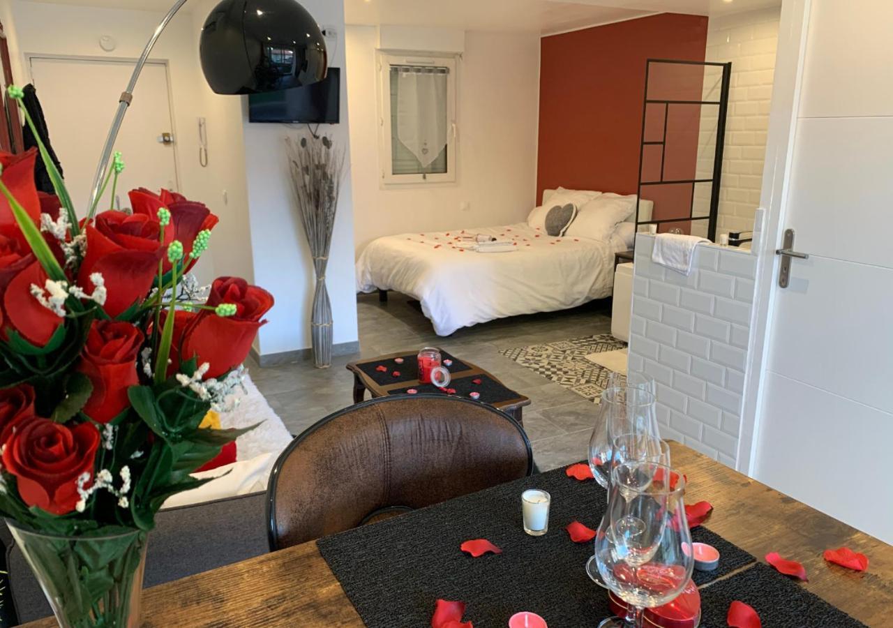 Amour Azur Appartement Pour 2 Avec Jacuzzi Et Terrasse A 2 Minutes De La Mer Vallauris Exterior photo